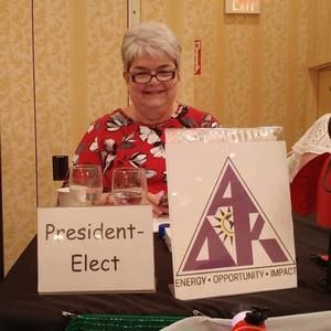 Meet your Posher, Nina